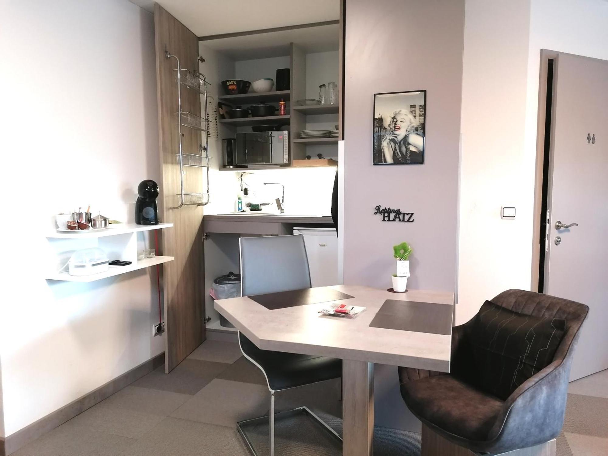 Business Apartments Хоенемс Екстериор снимка