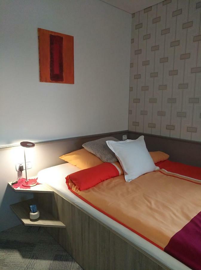 Business Apartments Хоенемс Екстериор снимка